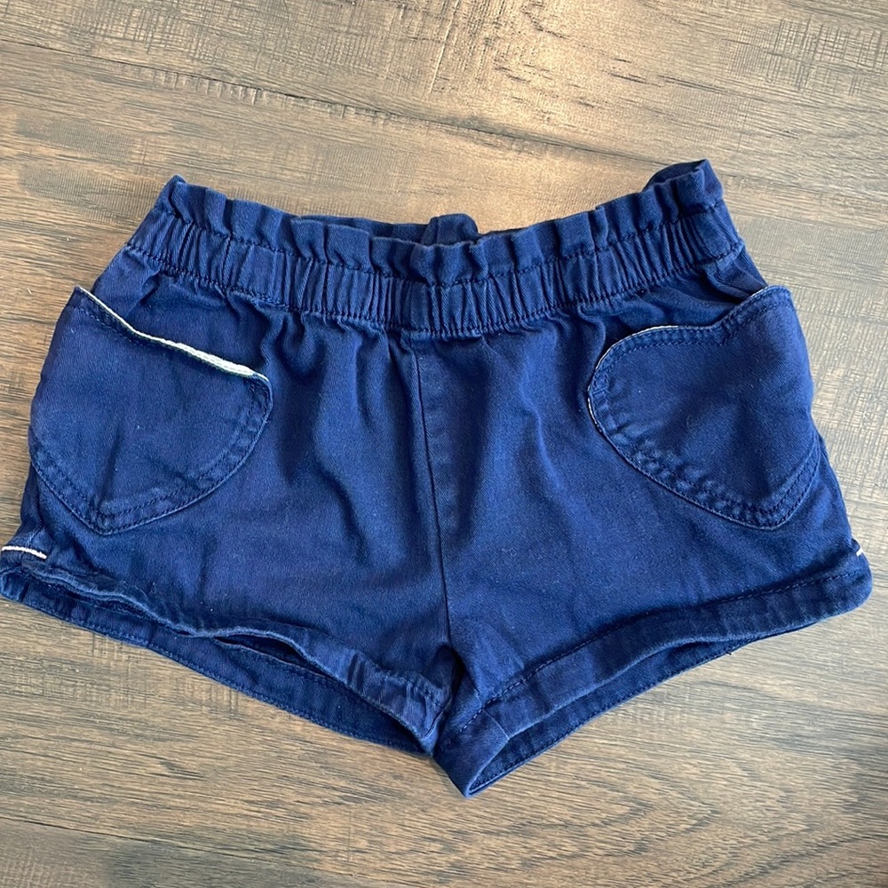 Mini boden ruffle waist pull on navy heart shorts